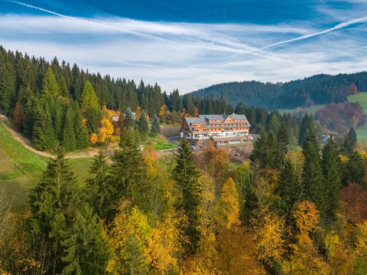 Grandhotel Tatra Velké Karlovice Zewnętrze zdjęcie