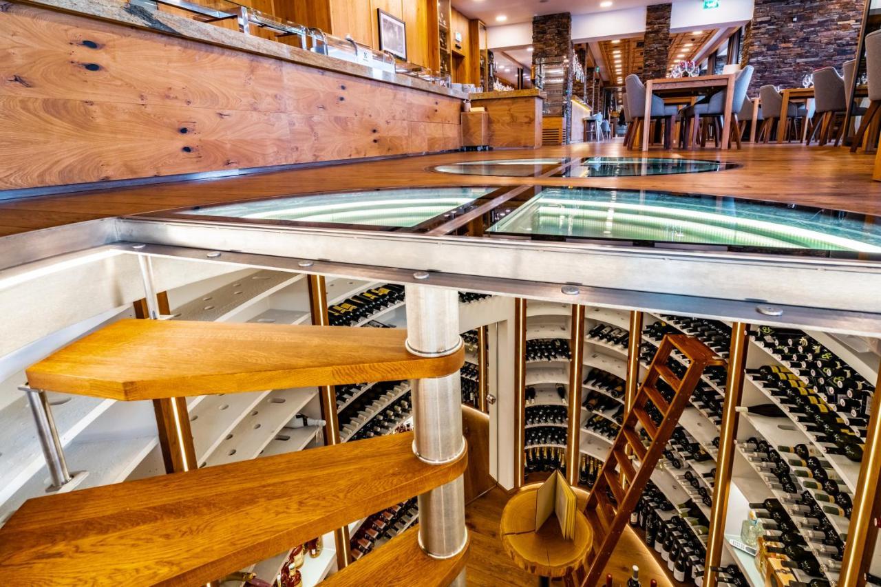 Grandhotel Tatra Velké Karlovice Zewnętrze zdjęcie