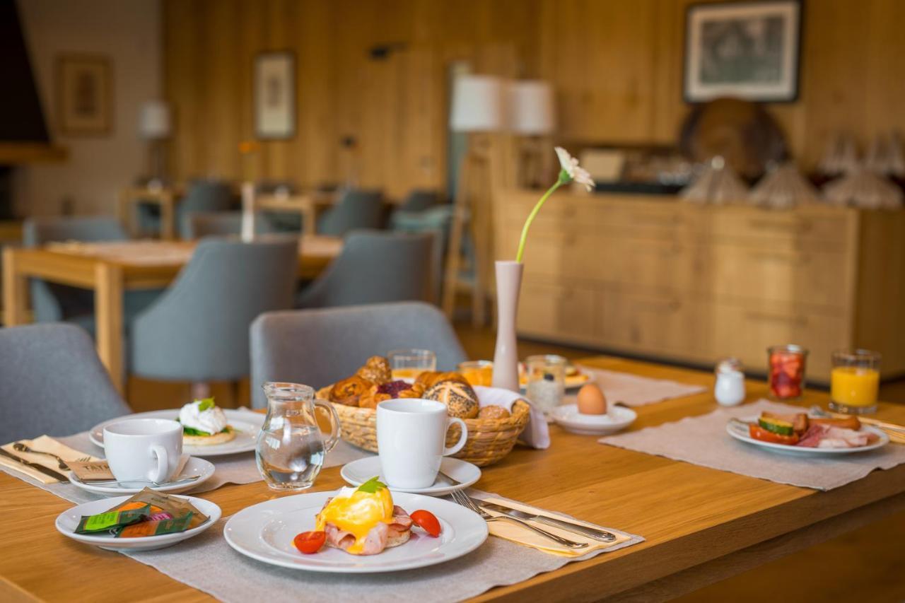 Grandhotel Tatra Velké Karlovice Zewnętrze zdjęcie