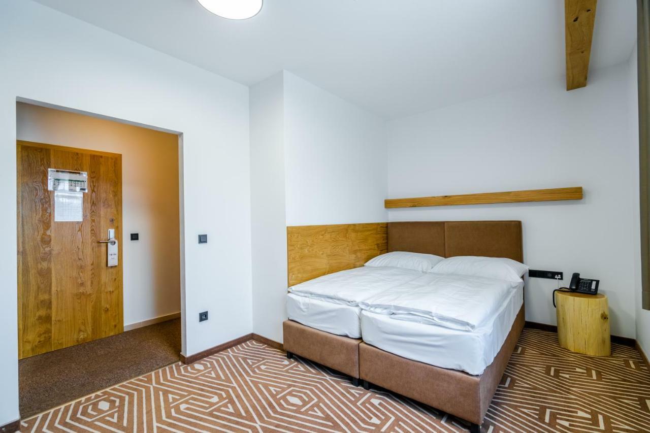 Grandhotel Tatra Velké Karlovice Zewnętrze zdjęcie